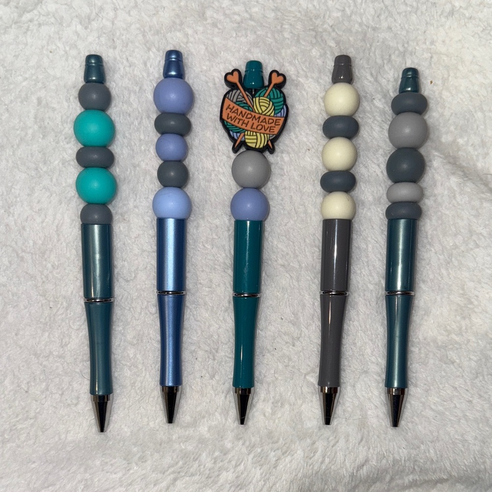 Journaling 5 piece hooker (crochet knitting) hand crafted beaded pens